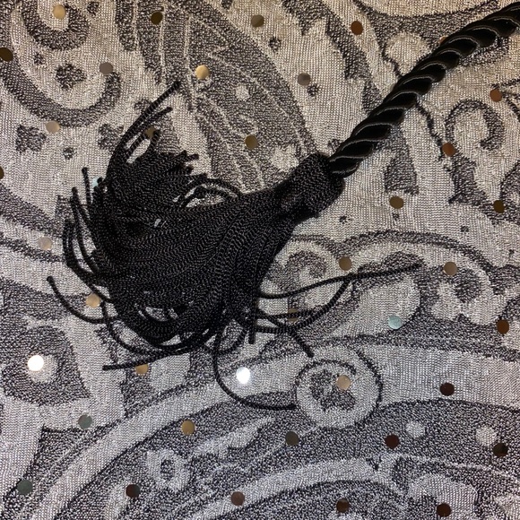 ❤️SOLD❤️NWT Silver Sequin Blouse W/Rope Belt - Picture 3 of 4